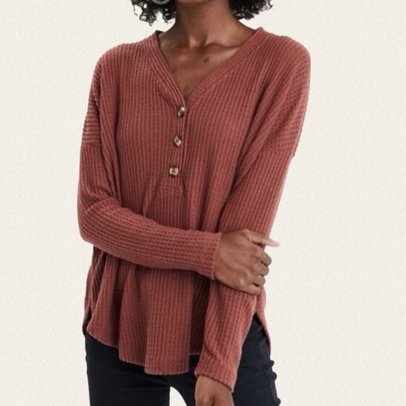 American Eagle Outfitters Tops - American Eagle Women Soft & Sexy 
Waffle Knit Top - Women’s Size M